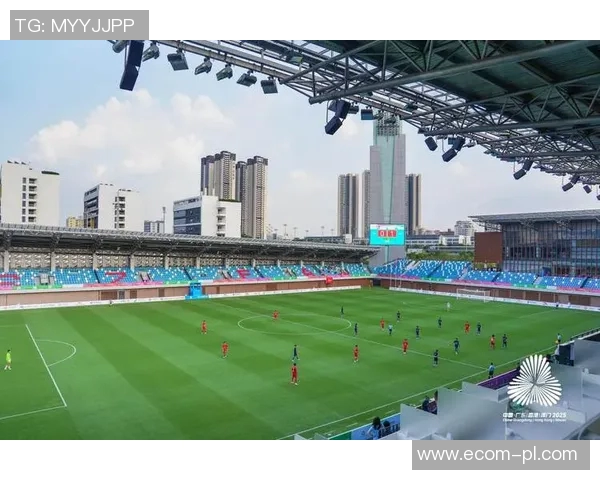 深圳足球队实力强劲荣登全国第三名引发热议